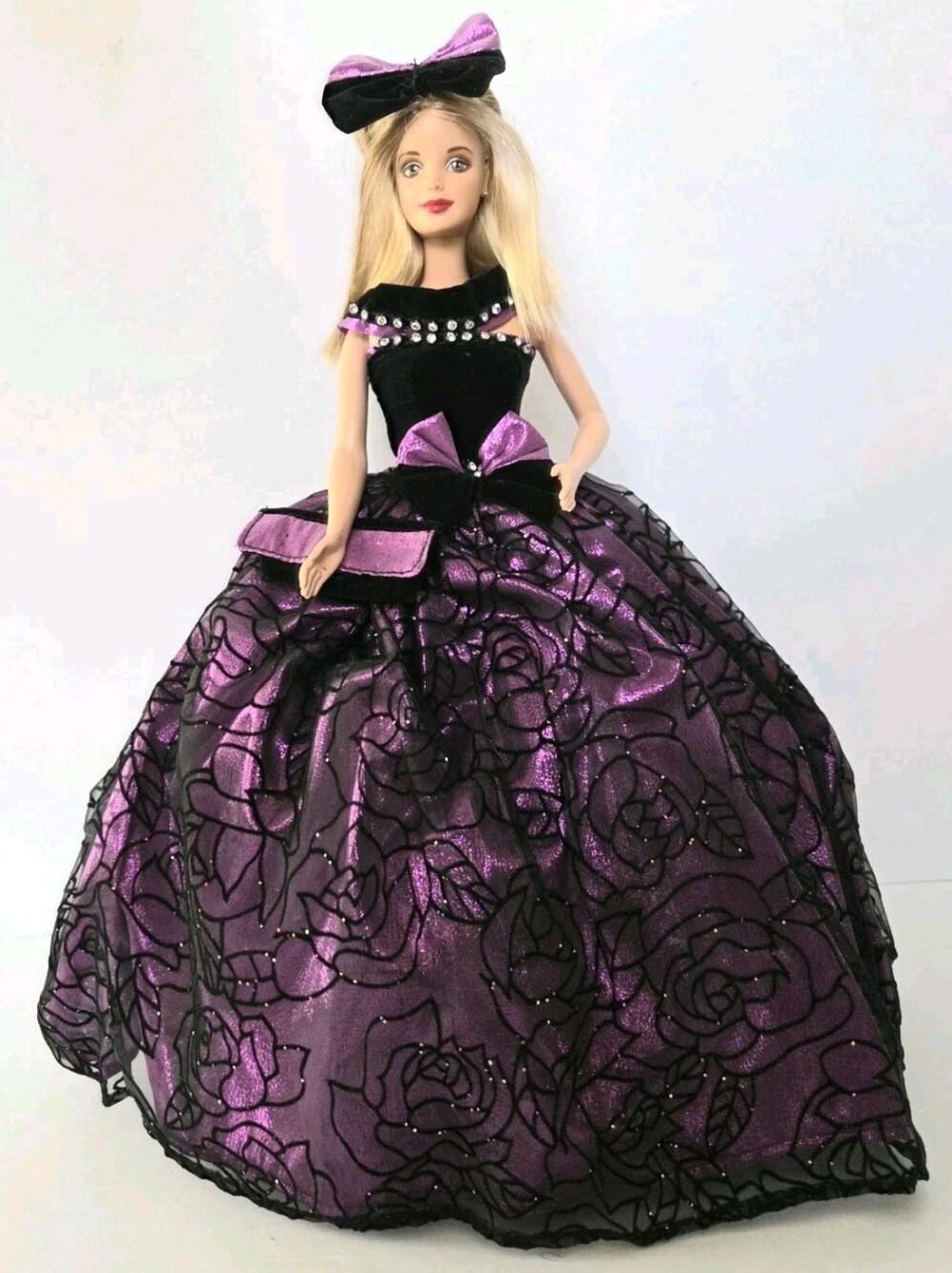 VINTAGE BARBIE SIZE BRASS KEY PURPLE AND BLACK GOWN WITH ACCESSORIES OUTFIT